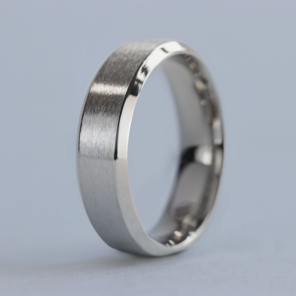 Bevelled edge stainless steel ring